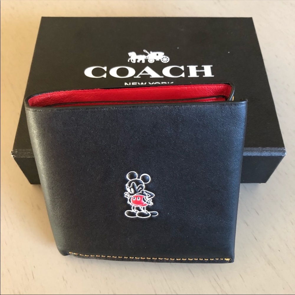 “Not selling” Looking for this exact wallet